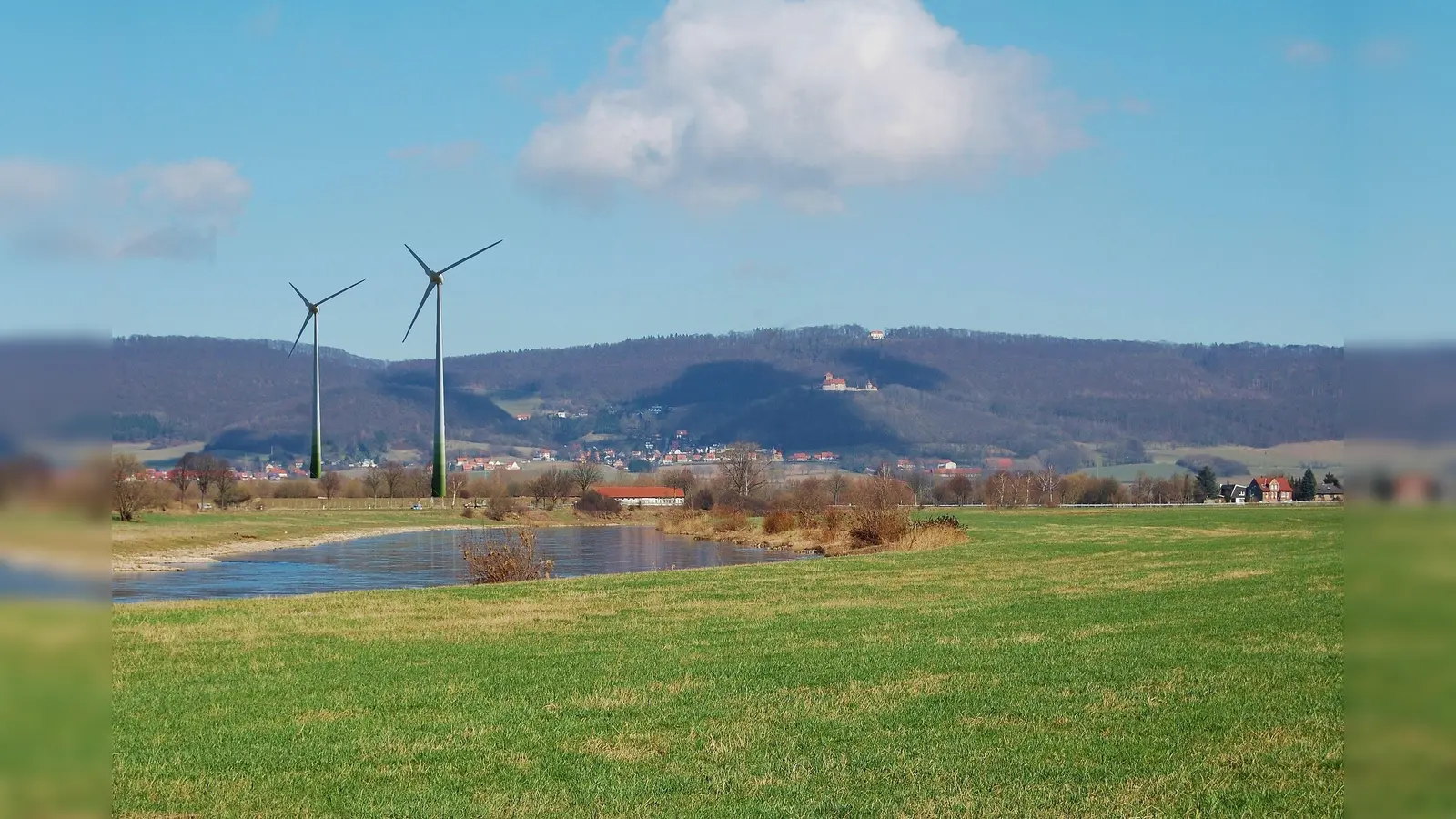 Zwei Windkraftanlagen (wie hier in der Fotomontage) werden in Westendorf nach der neuerlichen Schlappe der Stadt Rinteln vor dem OVG Lüneburg immer wahrscheinlicher. (Foto: ste)