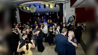 Die Tanzfläche wurde von den rund 250 Gästen zum ausgiebigen Partyspaß genutzt. (Foto: privat)