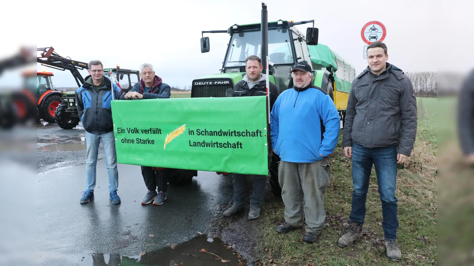Friedliche Demonstration von Landwirten aus Steinhude, Klein Heidorn und Großenheidorn.  (Foto: gi)