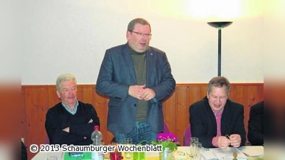 Mit Rotwein, Baguette und Käse zur Boule-Bahn (Foto: ste)