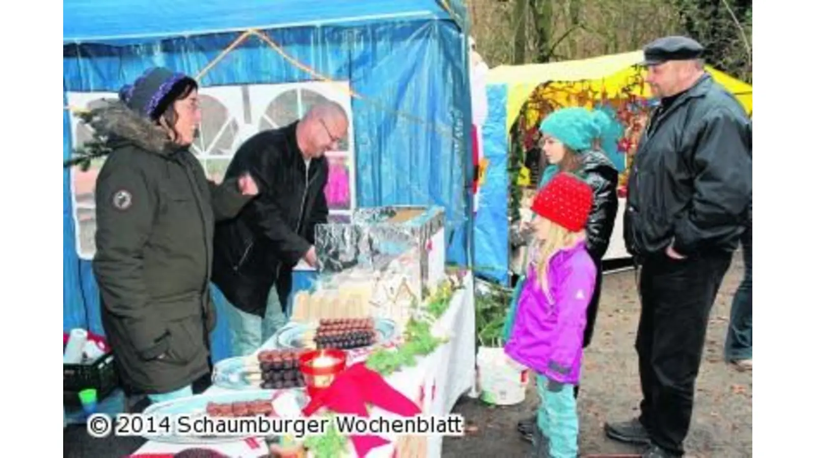 Weihnachtsmann kommt im Pferdeschlitten (Foto: us)