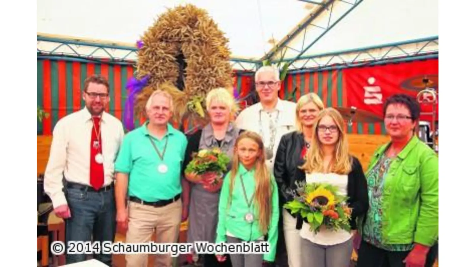 Ein Ehepaar räumt ab (Foto: jl)