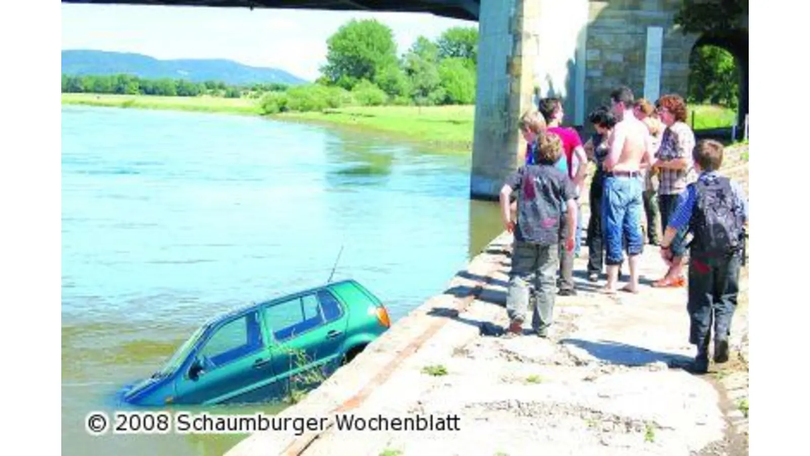 Frau aus der Weser gerettet (Foto: ste)