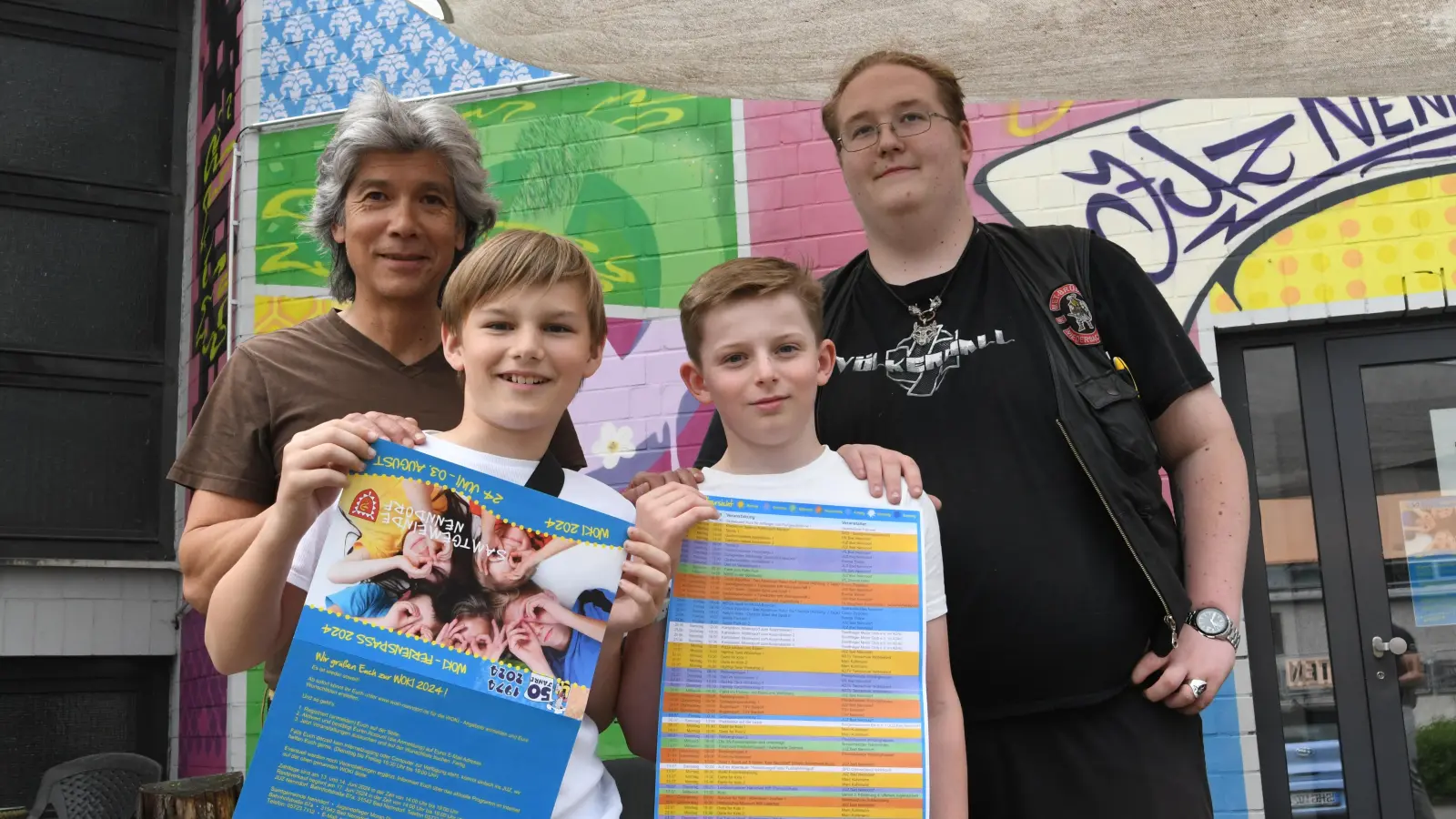 Das Ferienprogramm steht fest - mit einigen Neuerungen, die Moran Dzang gemeinsam mit Alexander, Erik und Simon Müller vorstellte. (Foto: nd)