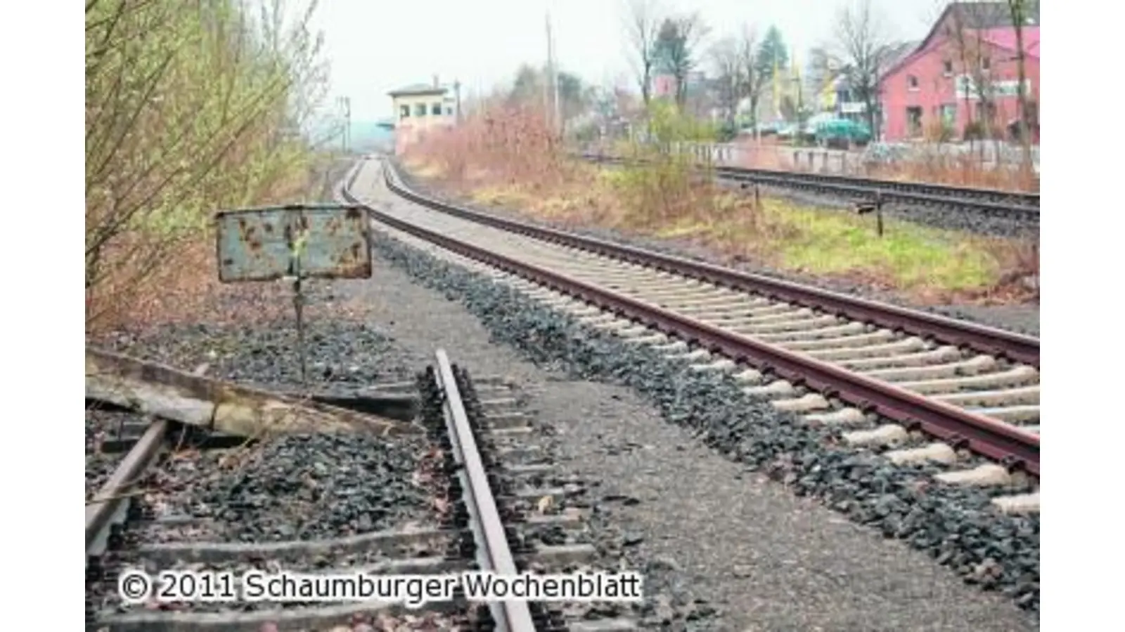 Alle sieben Minuten fährt ein Güterzug durch Rinteln (Foto: ste)