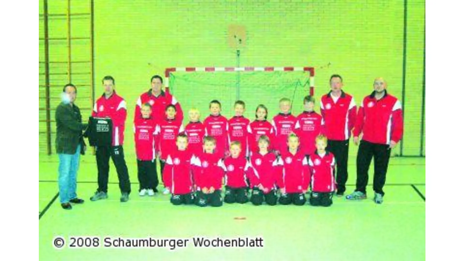 Trainingsanzüge für Jungkicker (Foto: red)