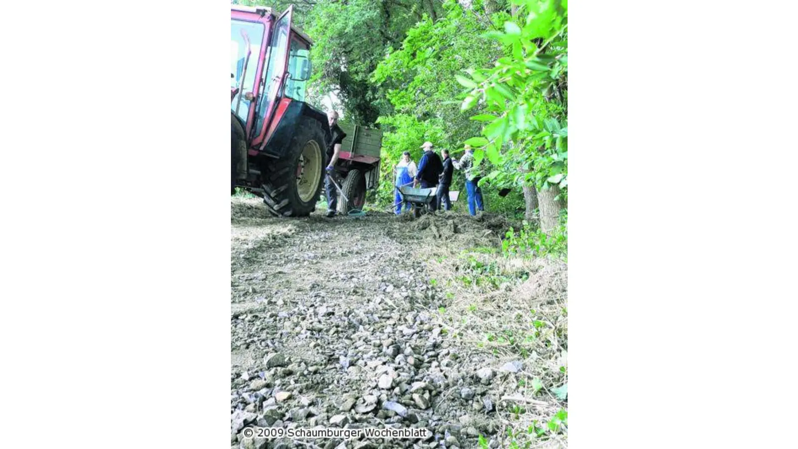 Letzter Schotter für den Mühlenweg (Foto: al)