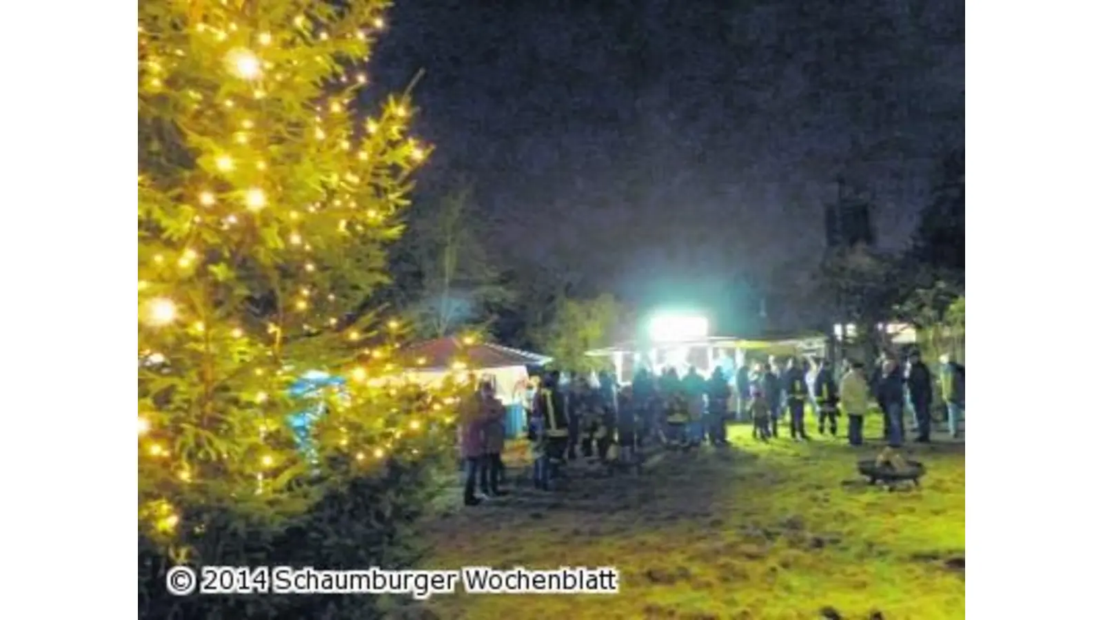 Erste Party am neuen Baum (Foto: al)