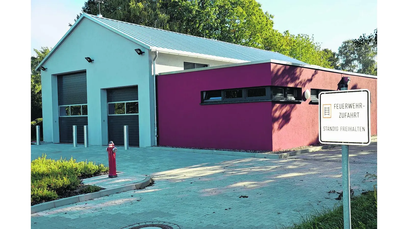 Gerätehaus feierlich der Freiwilligen Feuerwehr Heuerßen übergeben (Foto: bt)