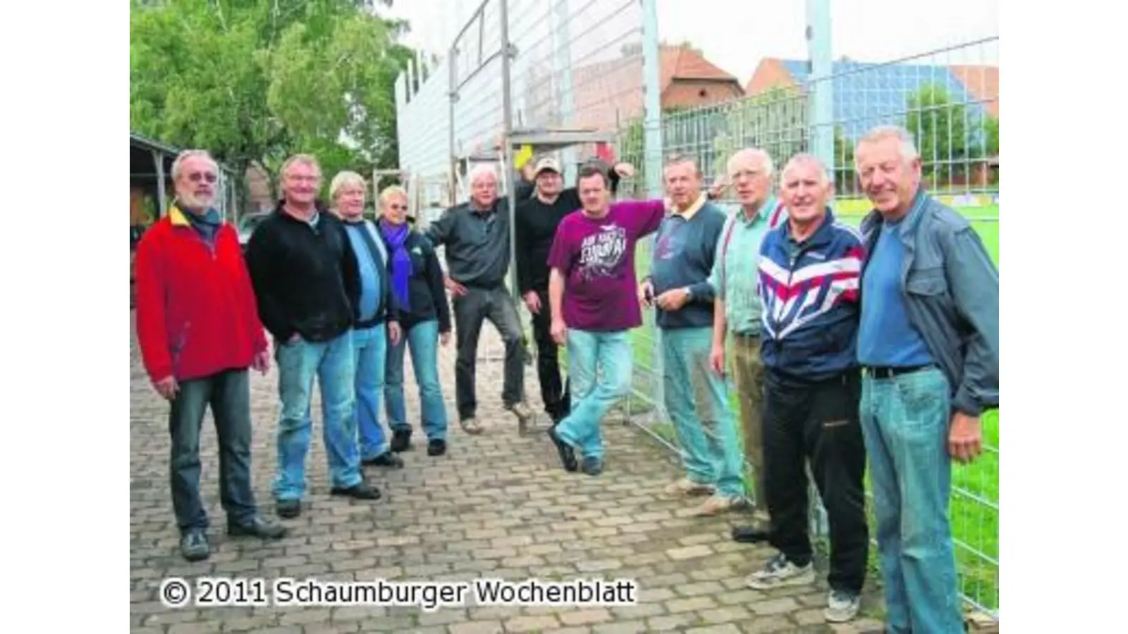TuS Lüdersfeld erstellt neuen Ballfangzaun (Foto: em)