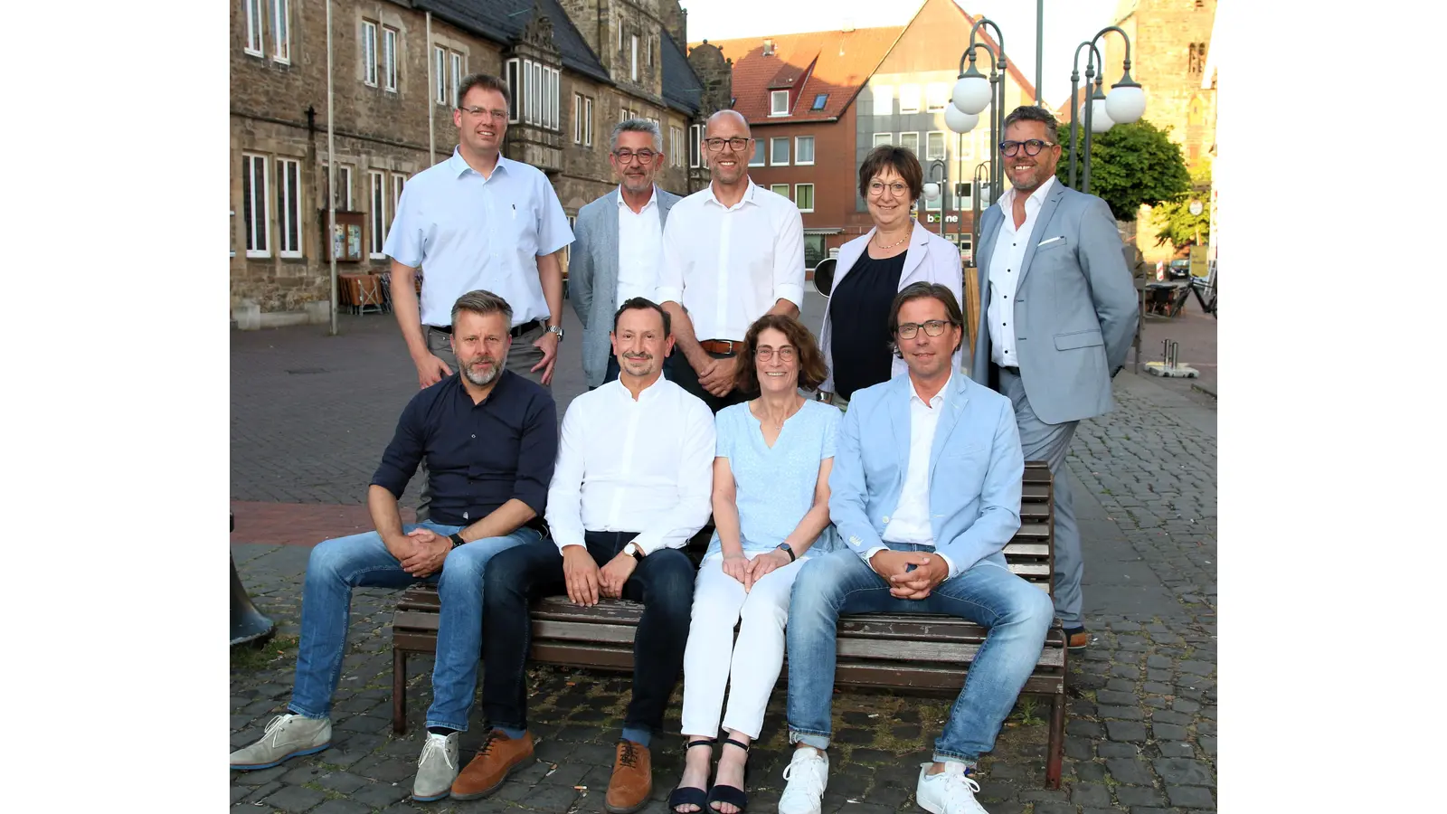 Das SMS-Vorstandsteam ist nun auf neun Mitglieder angewachsen: Gerd Krome (hintere Reihe von links), Ludger Schmänk, Torsten Richter, Juliane Djouimai, Christoph Jäger, Martin Schmidt (vordere Reihe v. li.), Henning Pusch, Anja Adelt und Arne Oltrogge.  (Foto: Borchers, Bastian)