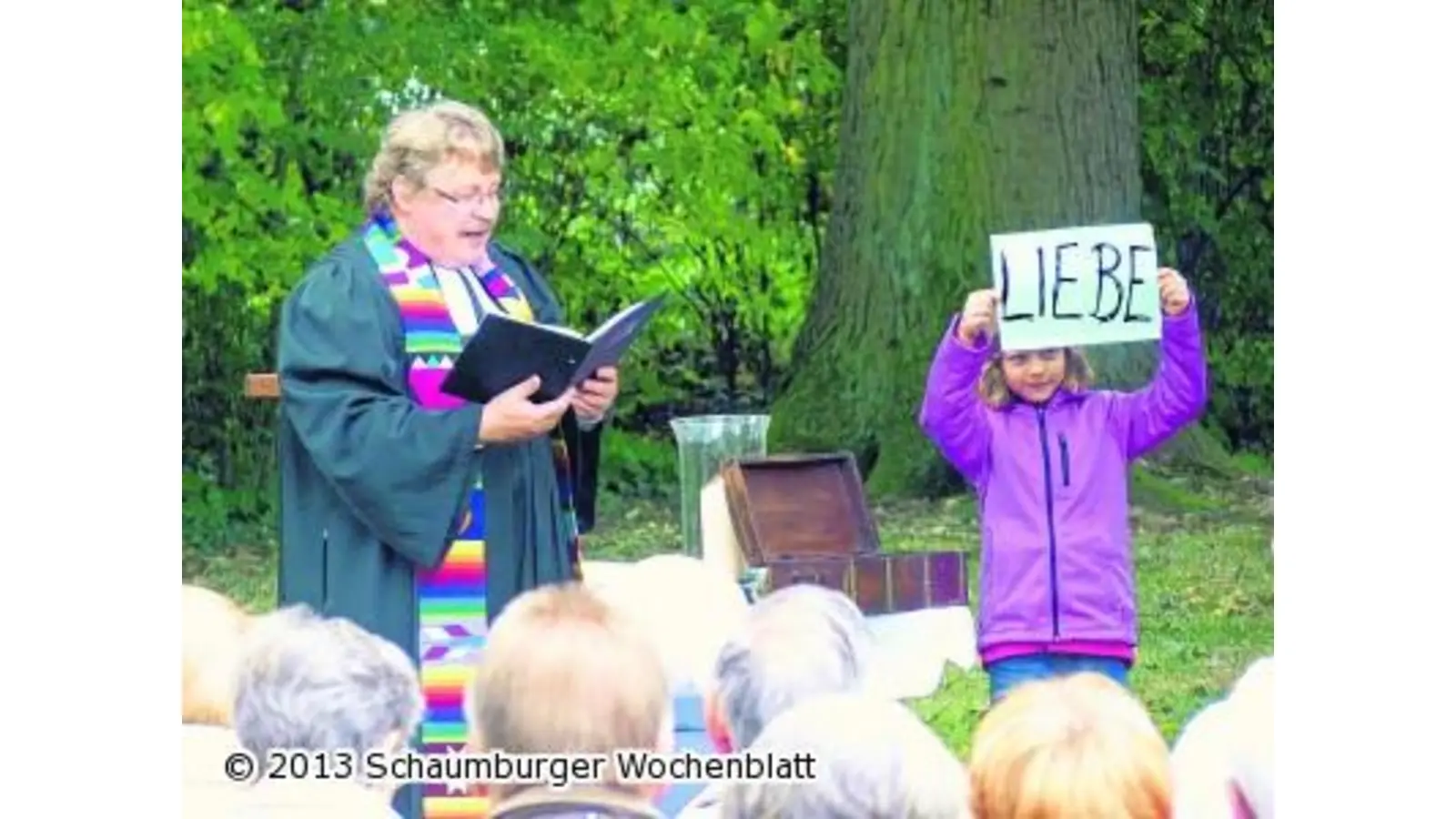 Zahllose Besucher aus nah und fern genießen einen kurzweiligen Sonntag (Foto: km)