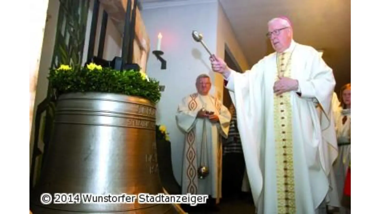 Neue Glocke schwebt jetzt über dem Kreuz (Foto: tau)