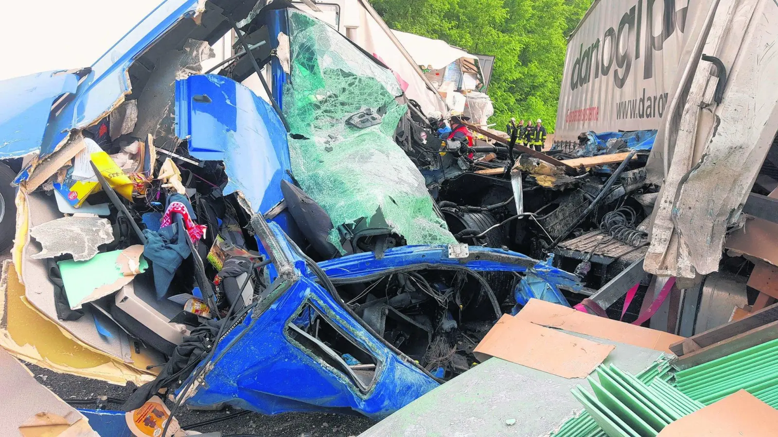 Zwei Verletzte und massive Behinderungen nach Unfall (Foto: gr)