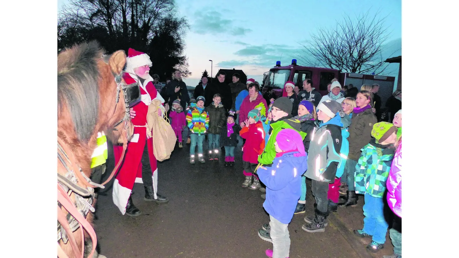 53 schöne Päckchen von der Feuerwehr (Foto: red)