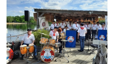 Der Shantychor Frische Brise hat an den beiden kommenden Wochenenden Auftritte in Rinteln und am Steinhuder Meer. (Foto: privat)