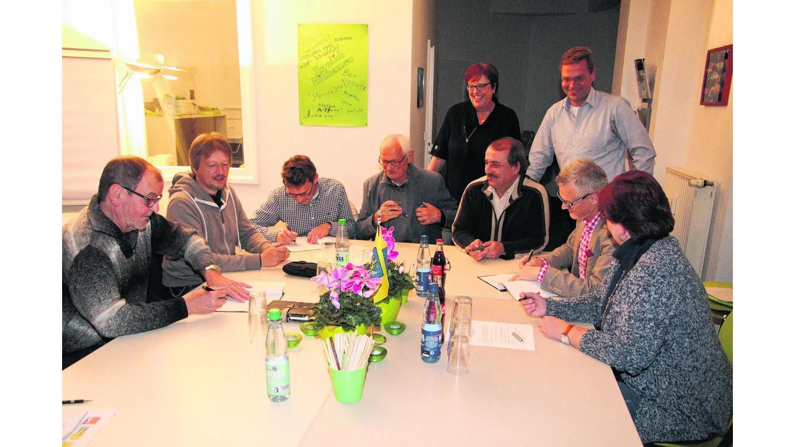 Unterschriften unter Gruppenvereinbarung sind trocken (Foto: gi)