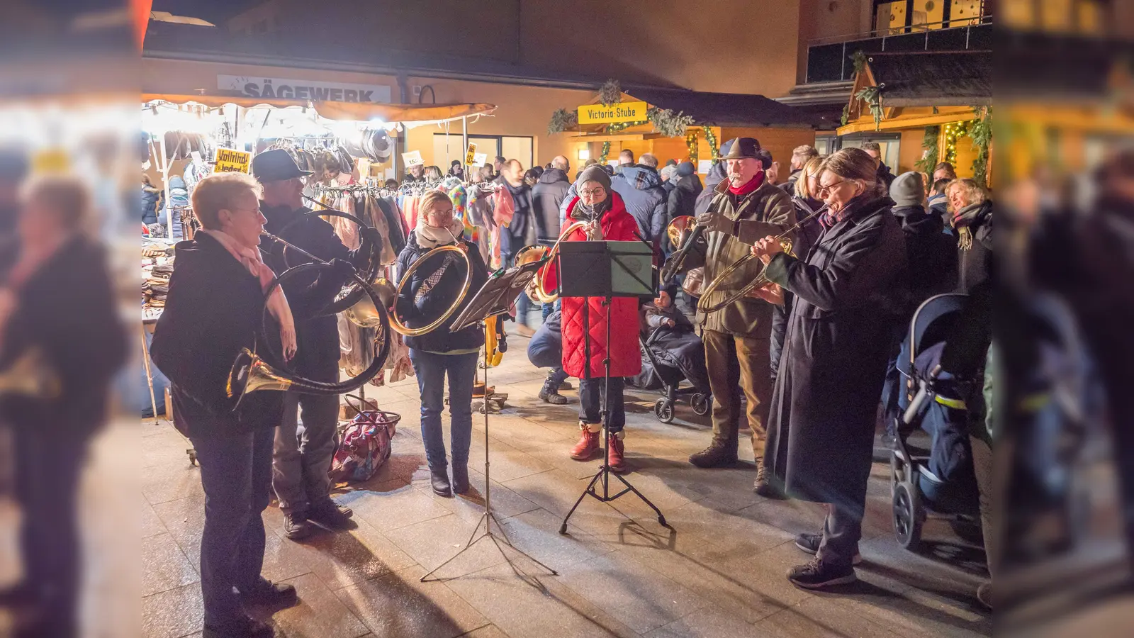 Der Weihnachtsmarkt wird am kommenden Wochenende für besinnliche Stimmung im Zentrum Lauenaus sorgen.  (Foto: Borchers, Bastian)