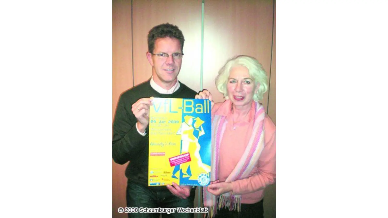 Zum Jubiläum wieder ein VfL-Ball (Foto: mk)