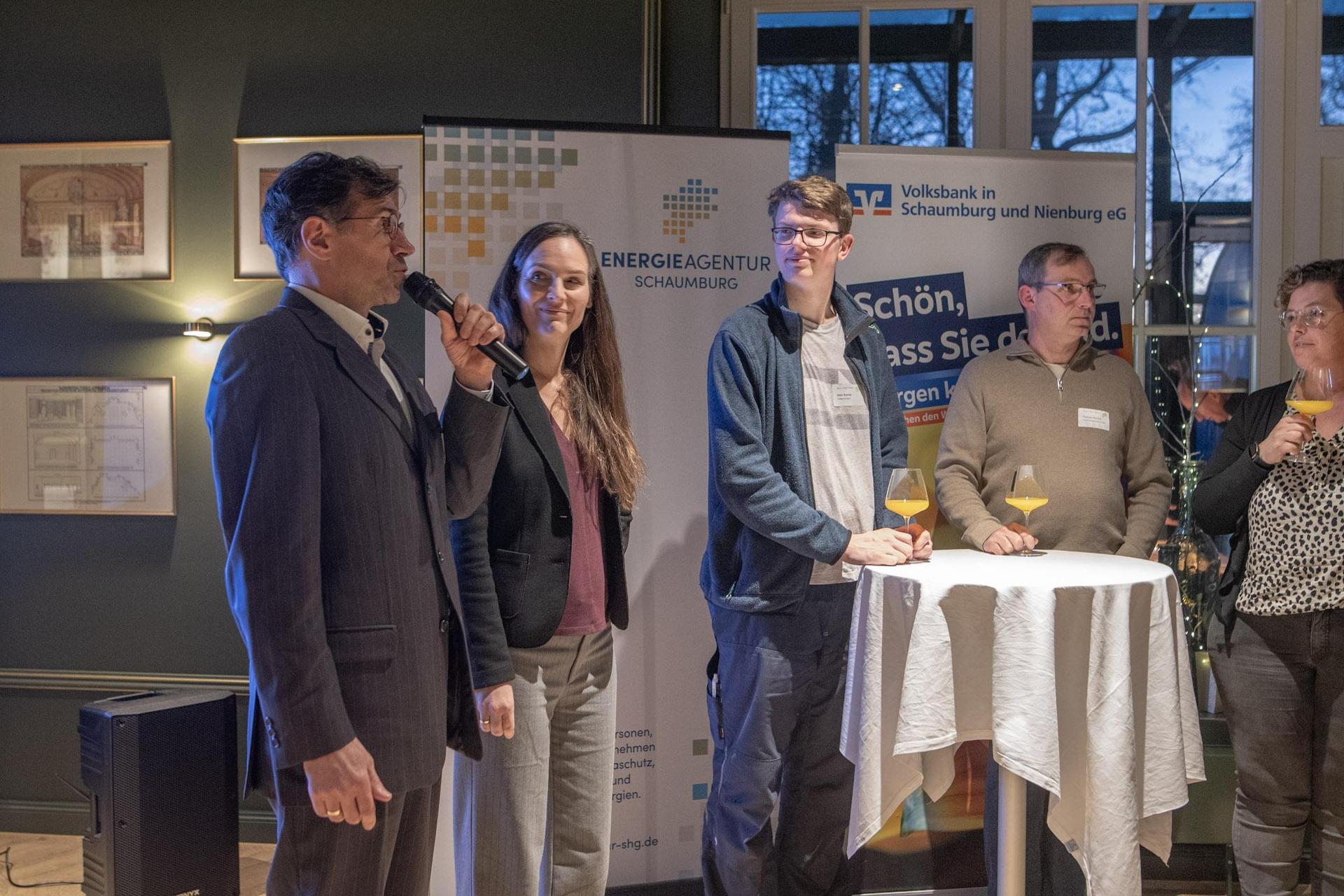 Lutz Gärtner, Projektmanager Klimaschutz in Unternehmen bei der Energieagentur, gab den Startschuss für den Netzwerkabend. (Foto: nd)