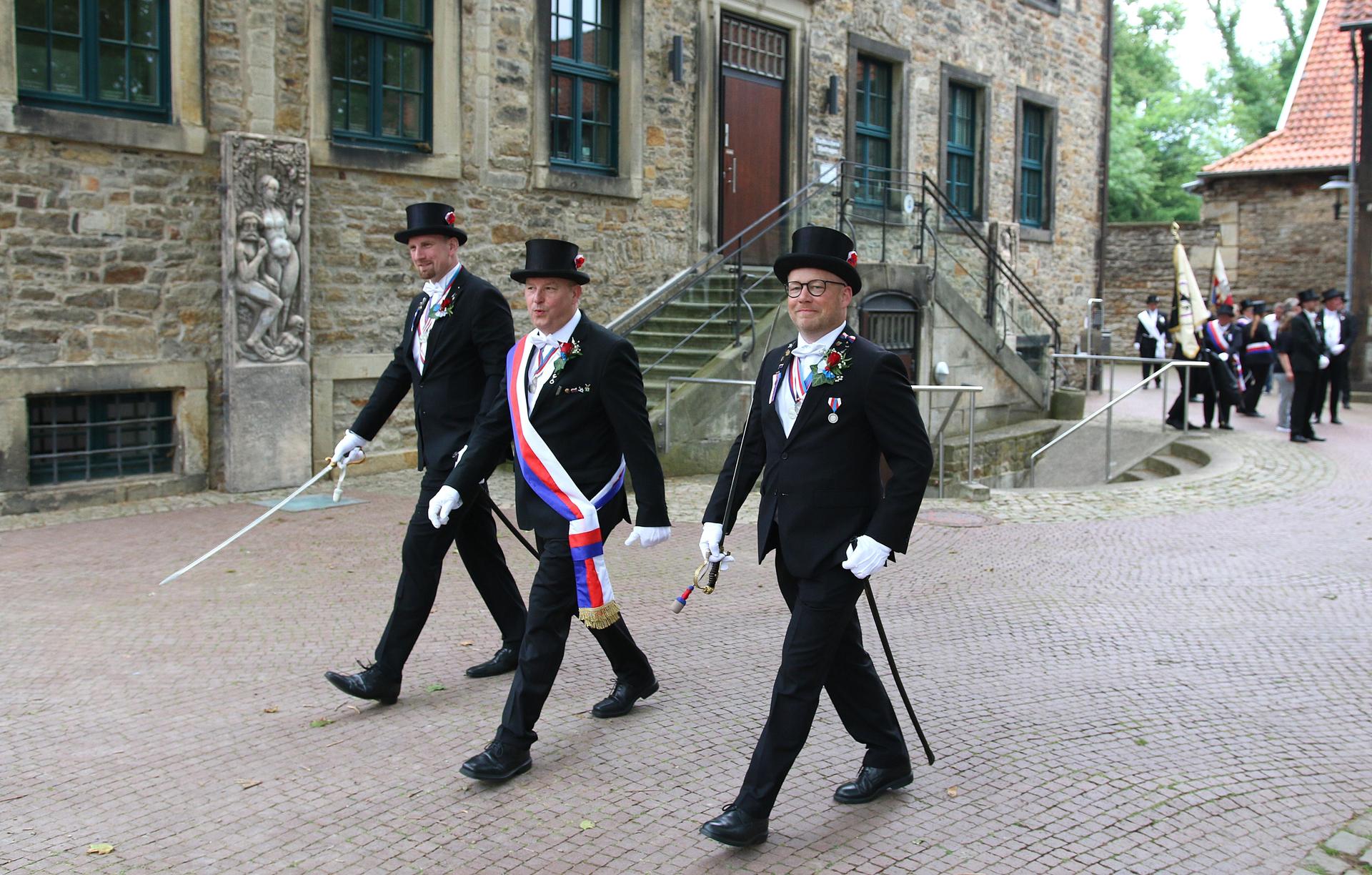 Die Stadthäger haben am Mittwoch den Start des Schützenfestes fröhlich gefeiert.  (Foto: bb)