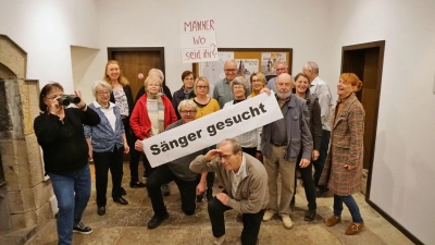 „Achtung, Achtung: Wir suchen noch Männer für unsere Polyhymnia!” Die Frauen und verbliebenen Männer im Chor sind immer für eine Überraschung gut und kreativ im Umgang mit dem Mangel.  (Foto: ste)