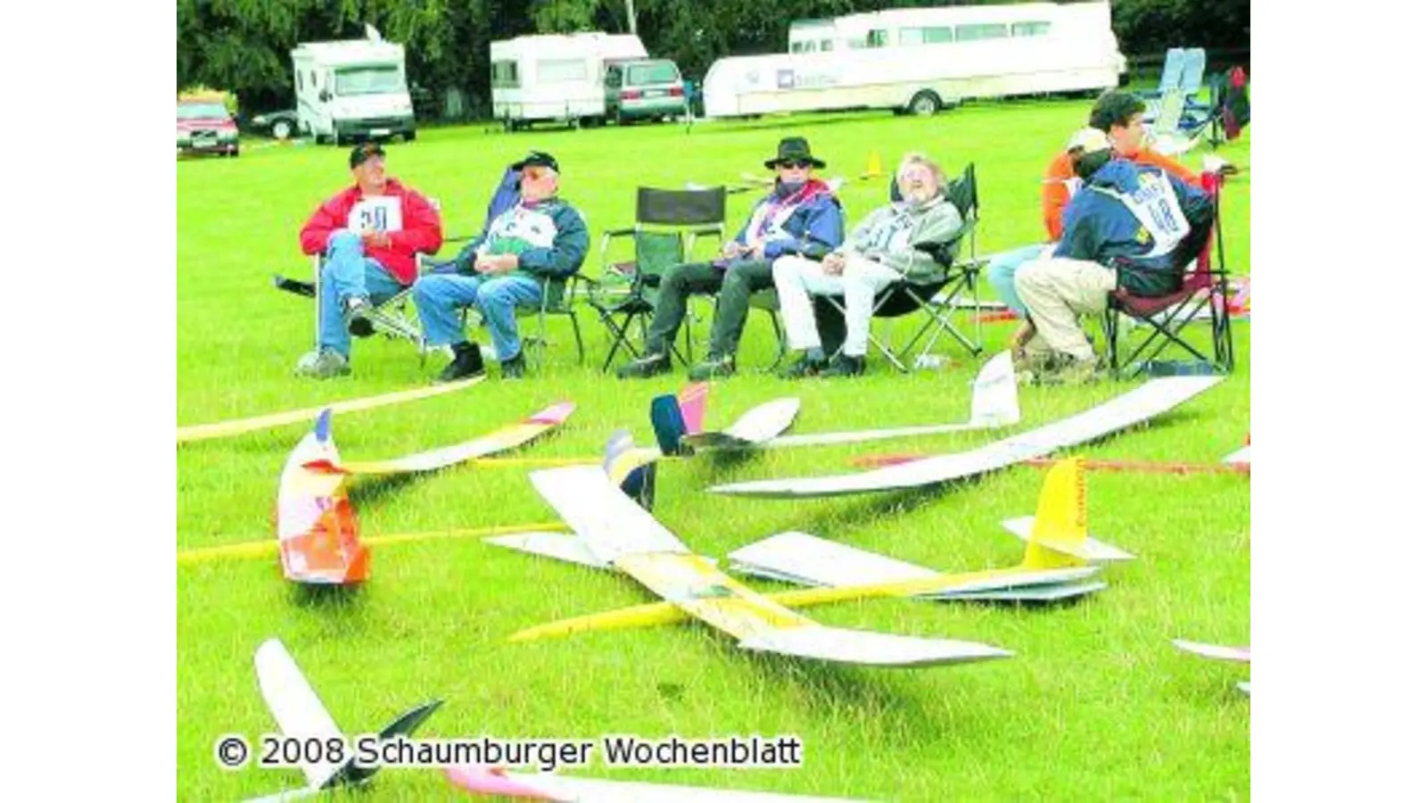 Zwei luftsportliche Großereignisse auf dem Weinberg in Bückeburg (Foto: hb)
