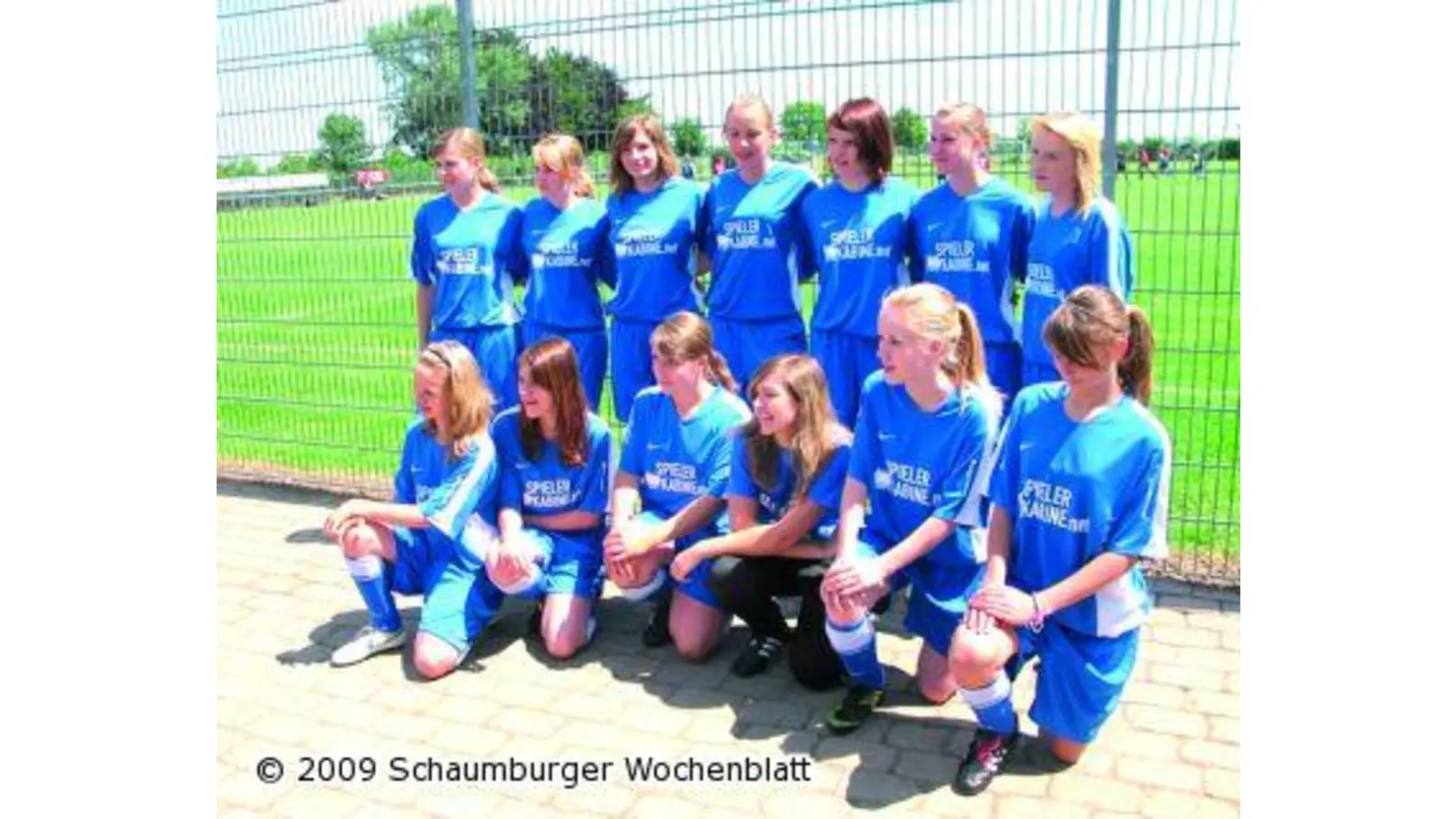 Trikotübergabe (Foto: red)