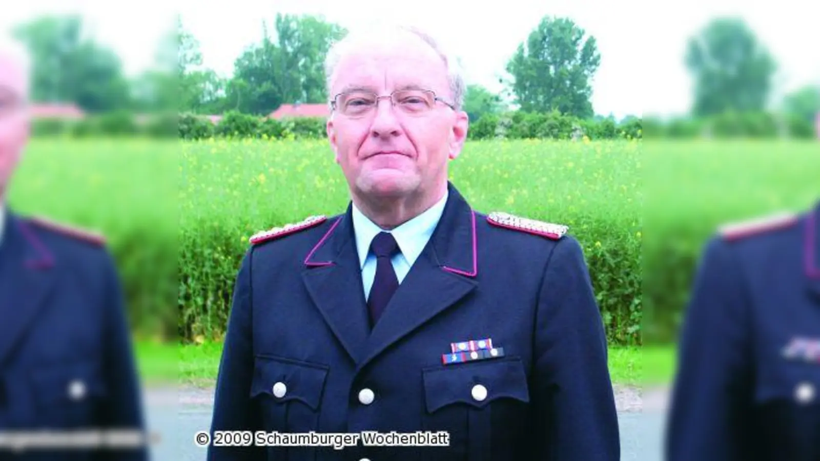 Wilfried Grote wird zum Ehrenbrandmeister ernannt (Foto: pp)