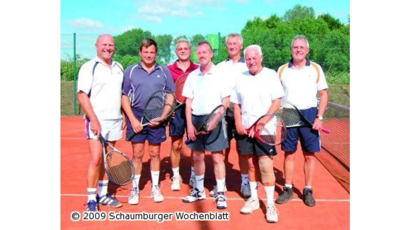 VfR-Tennisspieler feiern den Aufstieg (Foto: red)