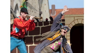 Das frech-fröhliche Musical „RATS“ ist mittwochs um 16:30 Uhr auf der Hochzeitshaus-Terrasse zu sehen.  (Foto: Hameln Marketing und Tourismus GmbH)