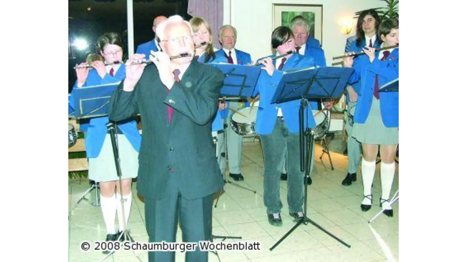 Heinrich Meier begrüßt seine Gäste musikalisch (Foto: tt)