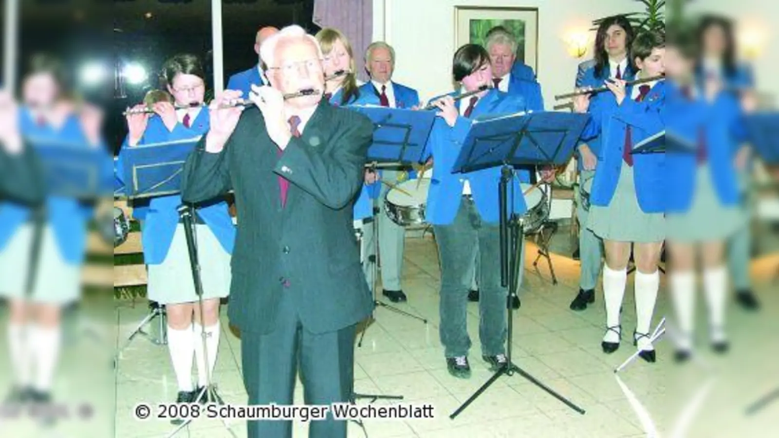 Heinrich Meier begrüßt seine Gäste musikalisch (Foto: tt)