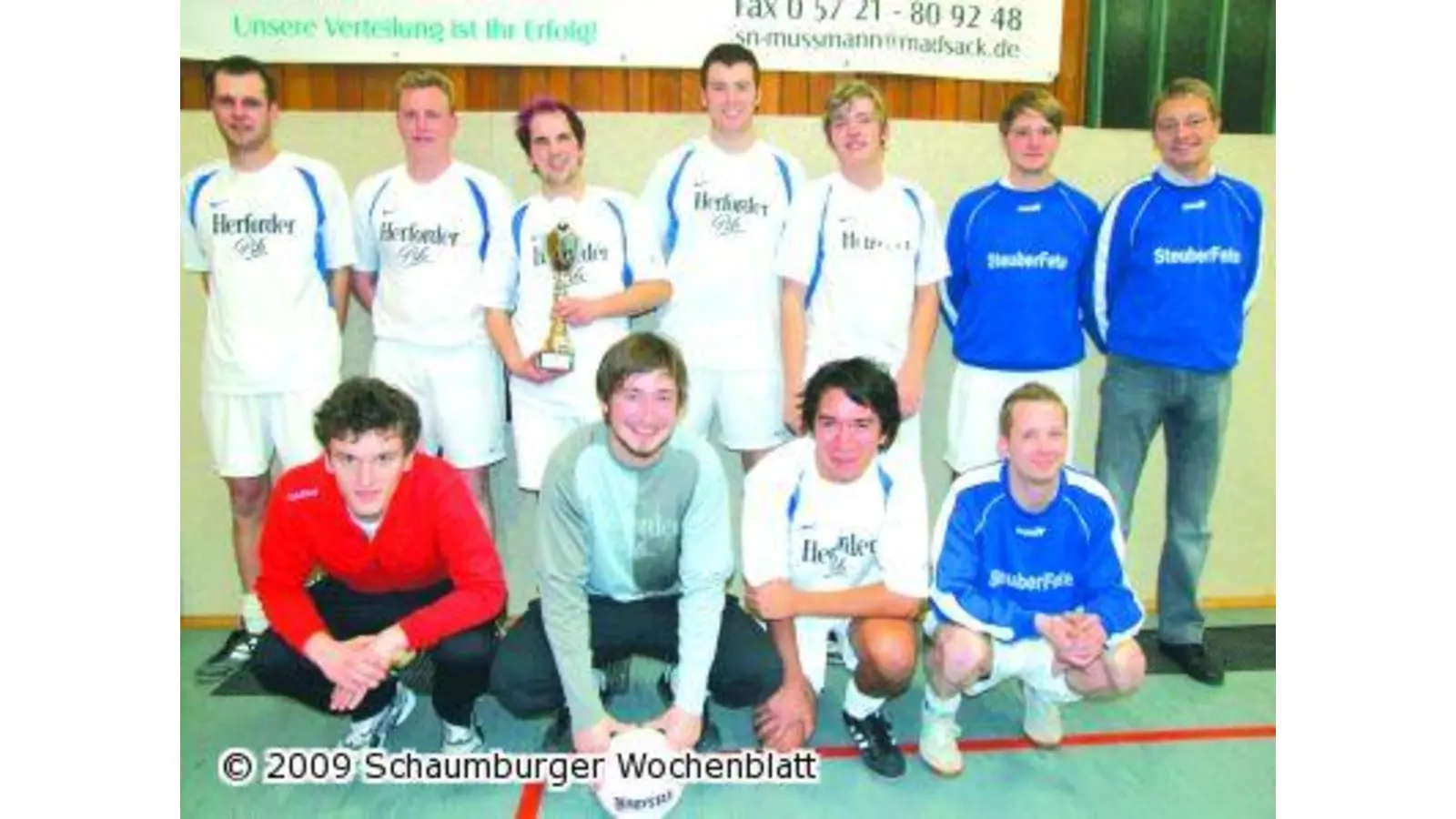 Besucher sehen Spaßfußball (Foto: red)