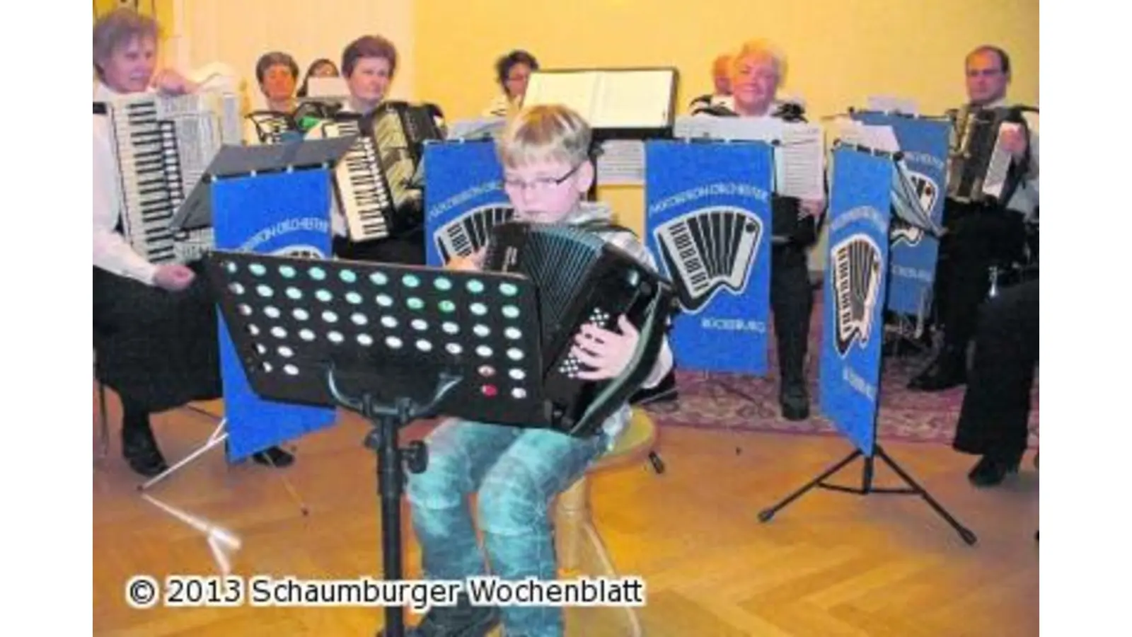Akkordeonspieler begeistern (Foto: hb)