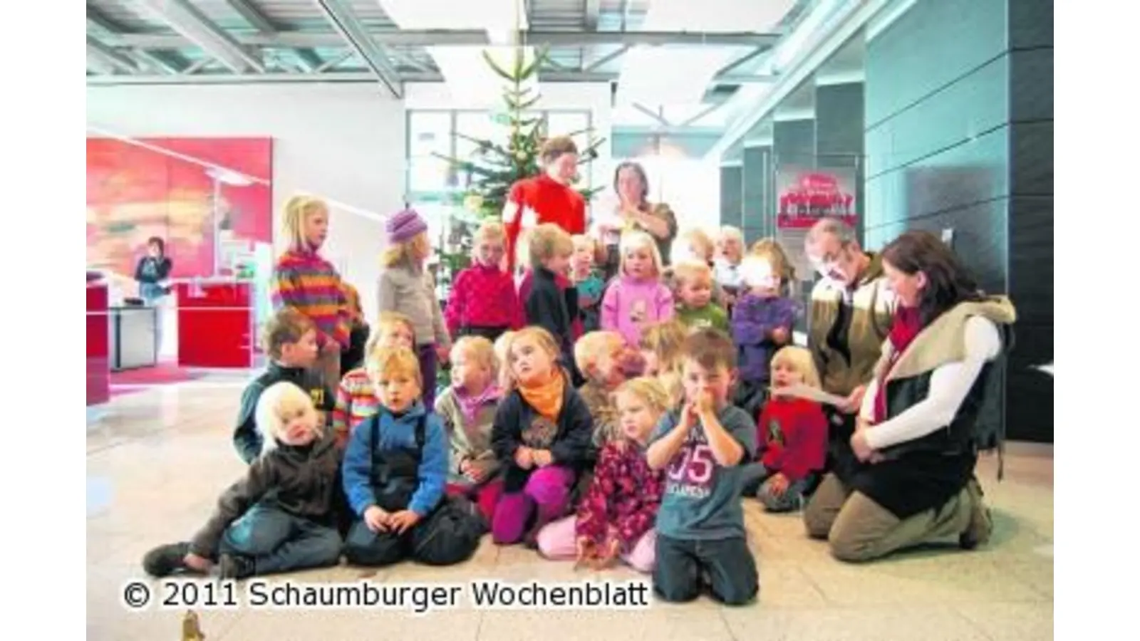 Der Weihnachtsschmuck kommt direkt aus dem Wald (Foto: mk)