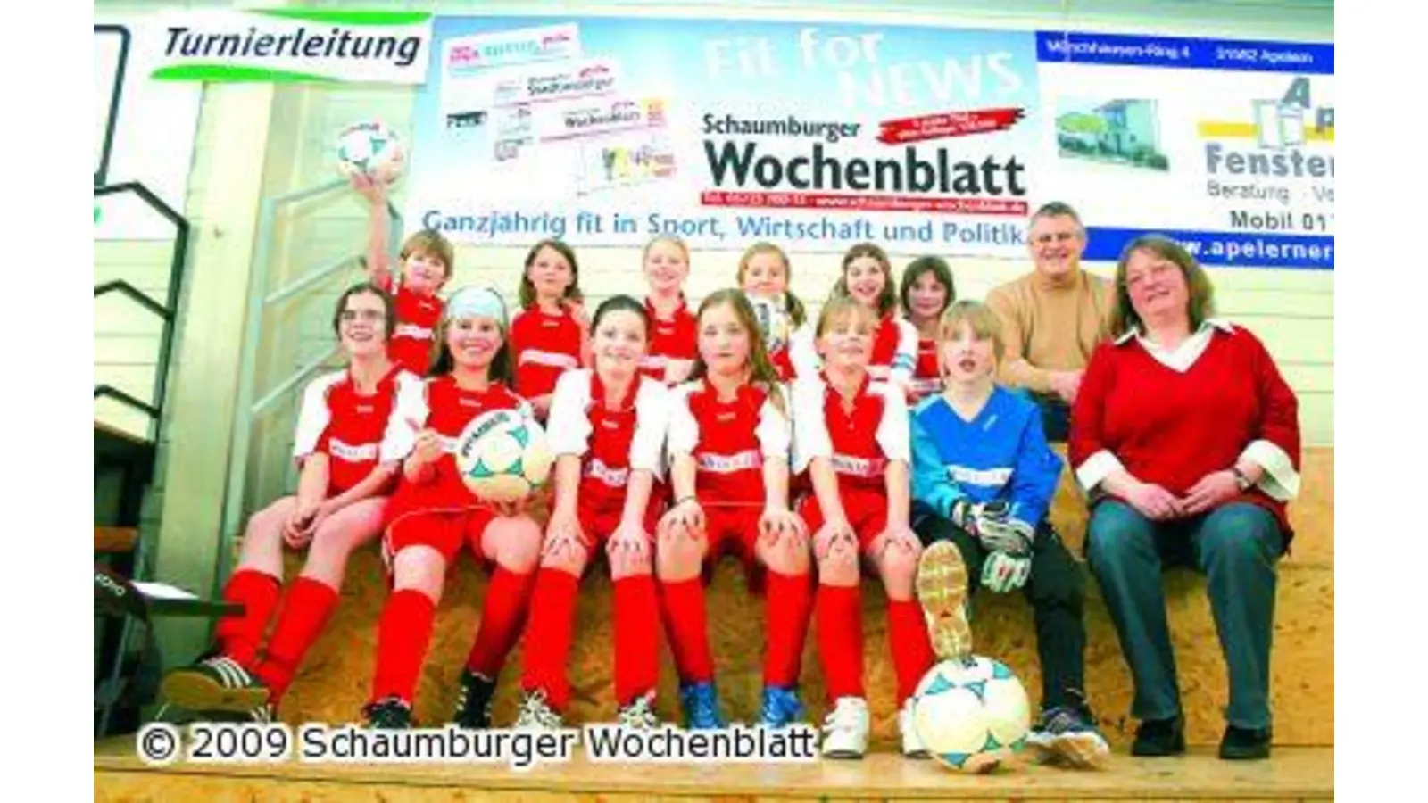 Mit neuen Trikots ins Turnier (Foto: mr)
