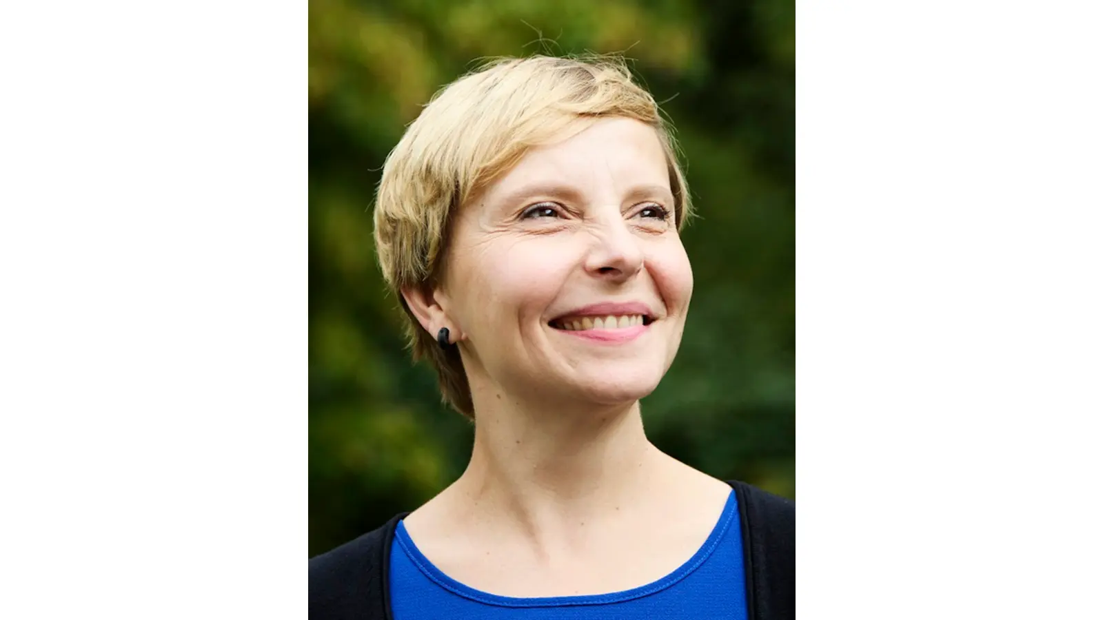  Dozentin Julia Munack vom „Dialogwerk“ lädt am 21. Mai zum Webinar. (Foto: Maxim Schulz)