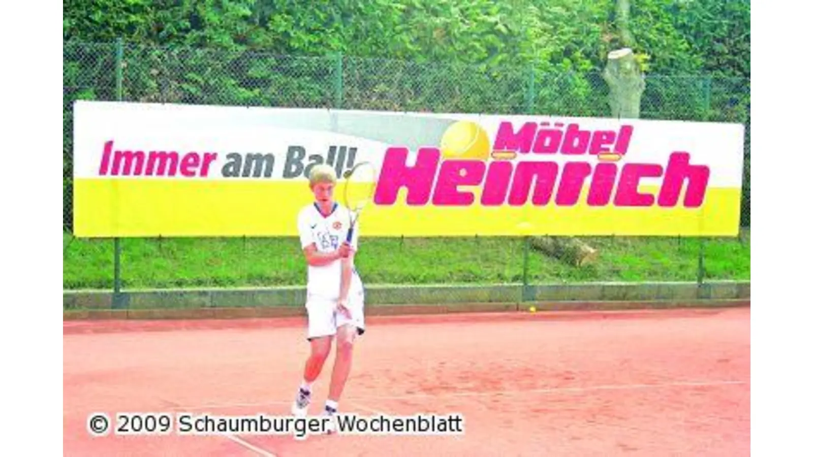 Bei TV Blau-Weiß fliegen die Tennisbälle (Foto: mk)