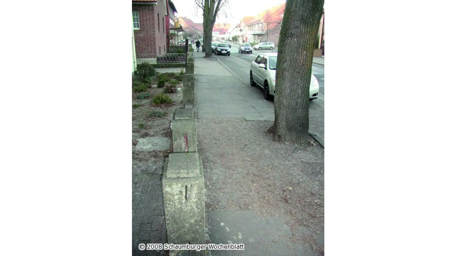 Bürgersteig wird ausgebessert (Foto: red)