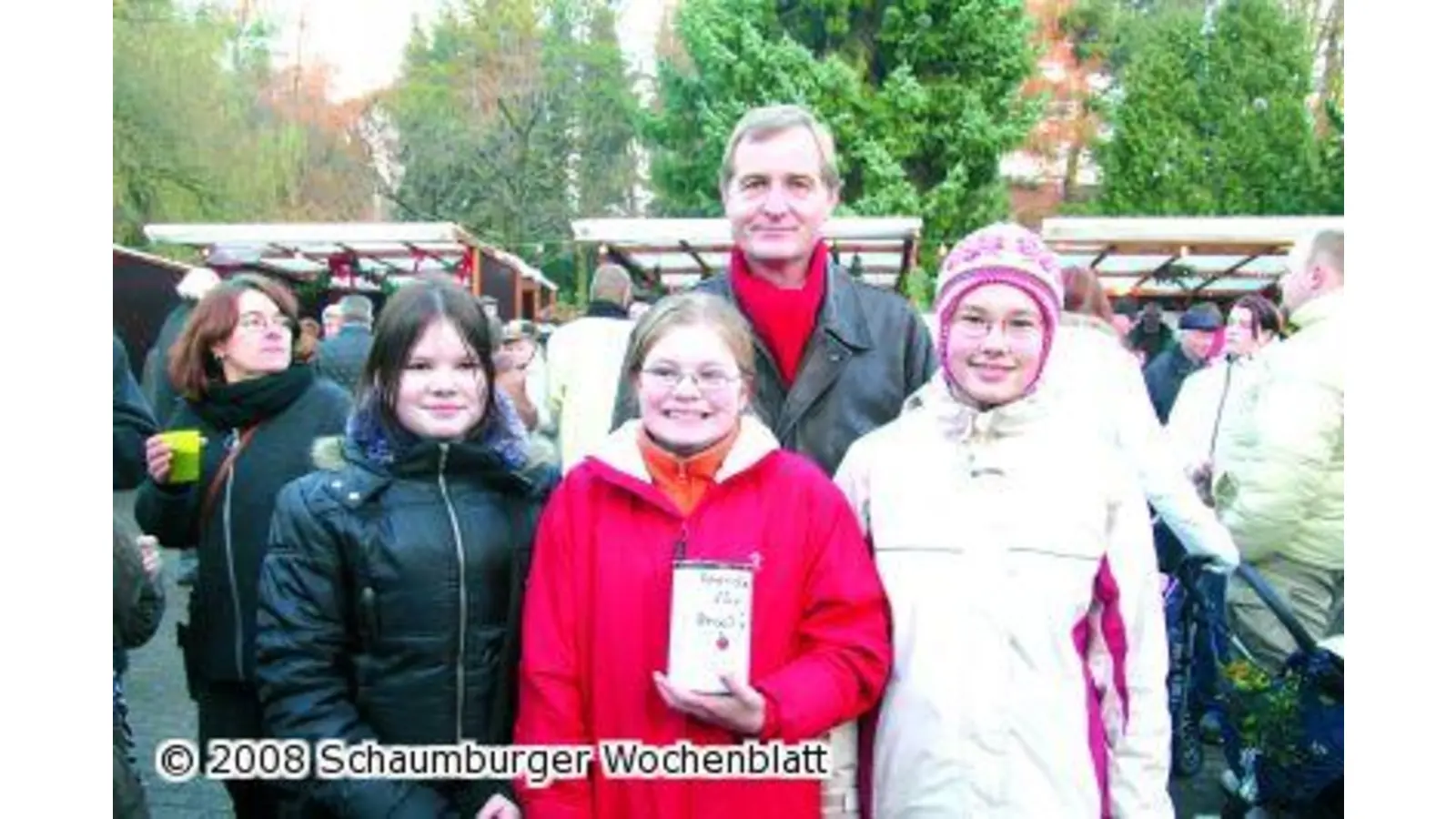 Schülerinnen sammeln für Schulprojekte (Foto: red)