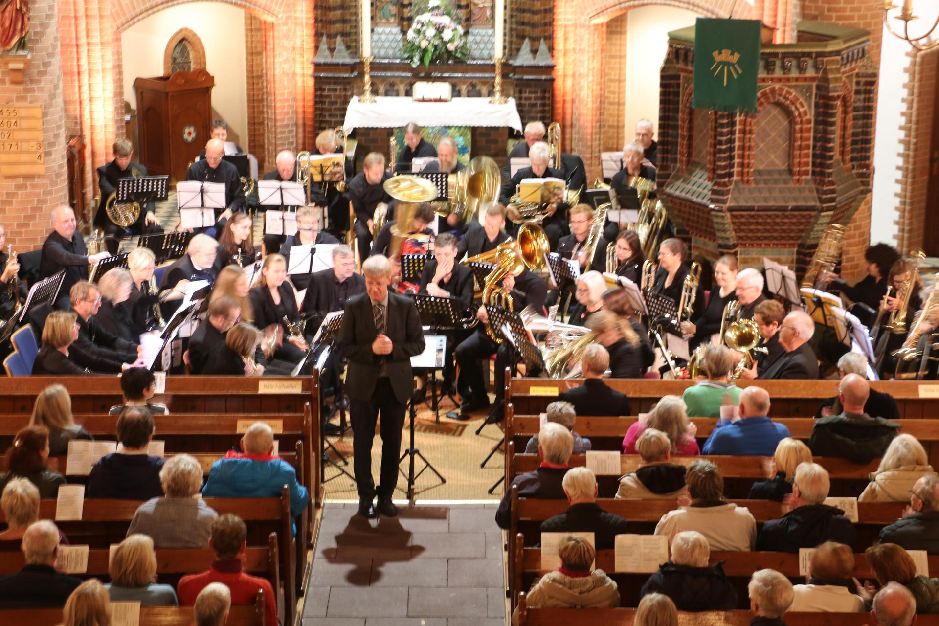 Bilderimpressionen zum 100-jährigen Jubiläum des Posaunenchores Altenhagen-Hagenburg. (Foto: gi)