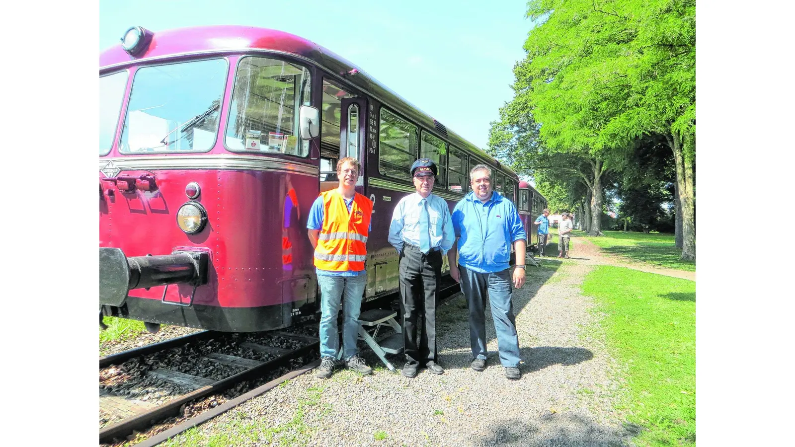 Schienenbus nimmt wieder seine Fahrt auf (Foto: bb)