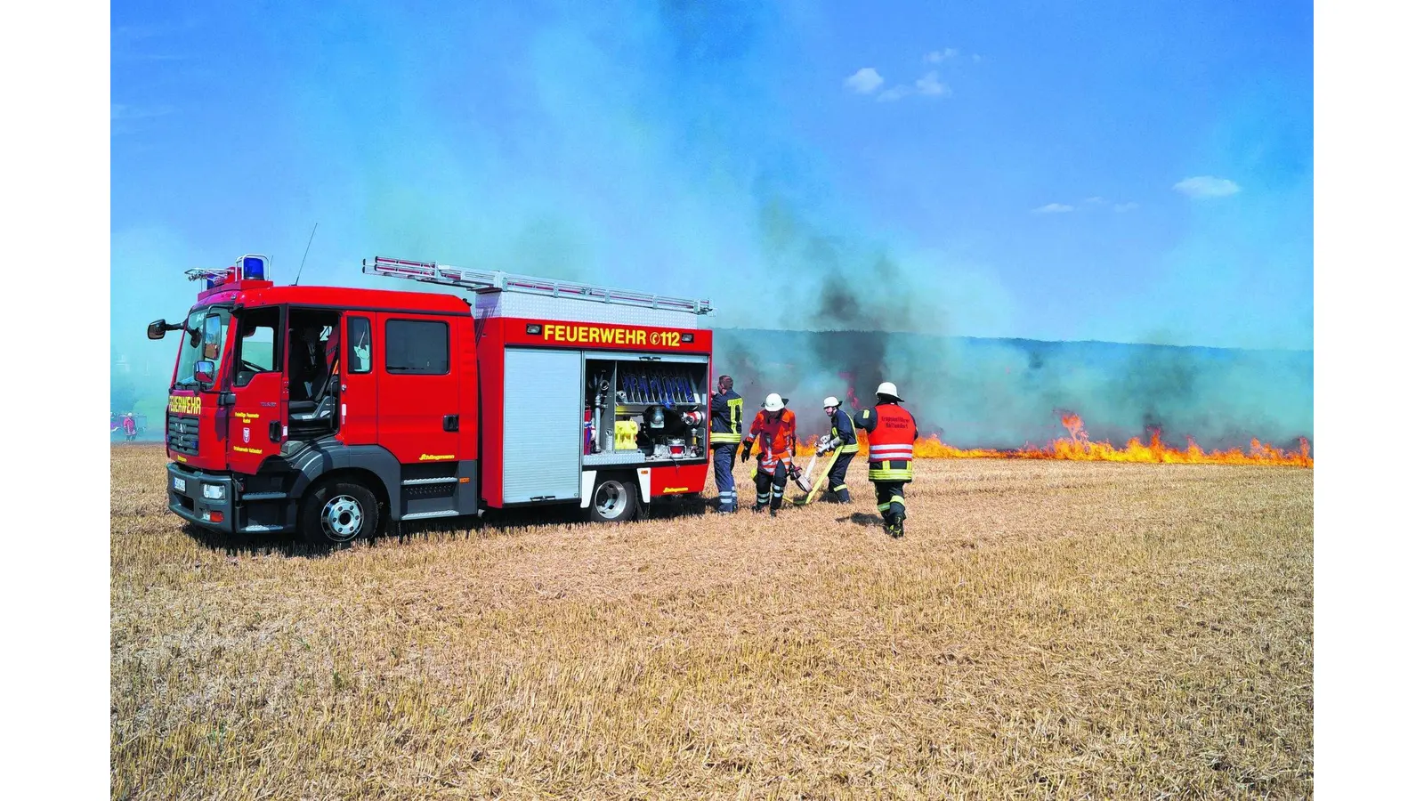 38 Einsatzkräfte bekämpfen Flächenbrand (Foto: us)