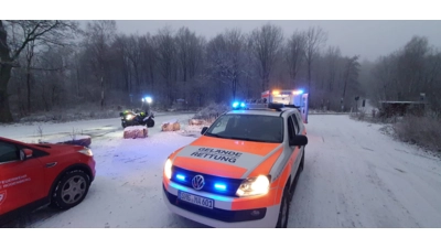 Die DRK-Geländerettung transportierte denn Mann zum Nienstedter Pass. (Foto: privat)