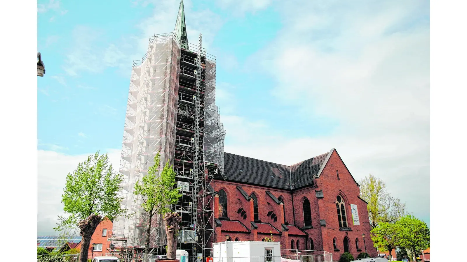Kirchengemeinde saniert ihren Kirchturm (Foto: jh)