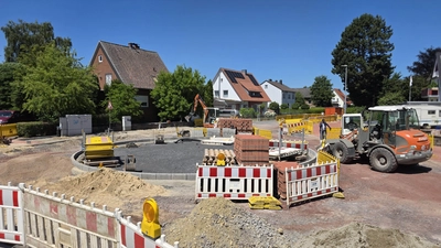 Eine Dauerbaustelle im vergangenen Jahr: Der Minikreisverkehr in der Barne. (Foto: tau)
