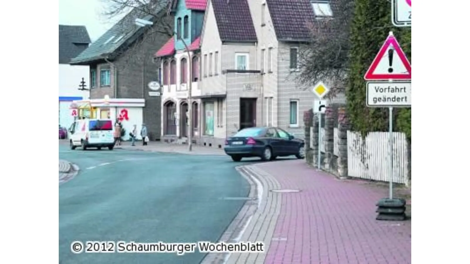 Neue Schilder und bereits ein erster Unfall (Foto: red)