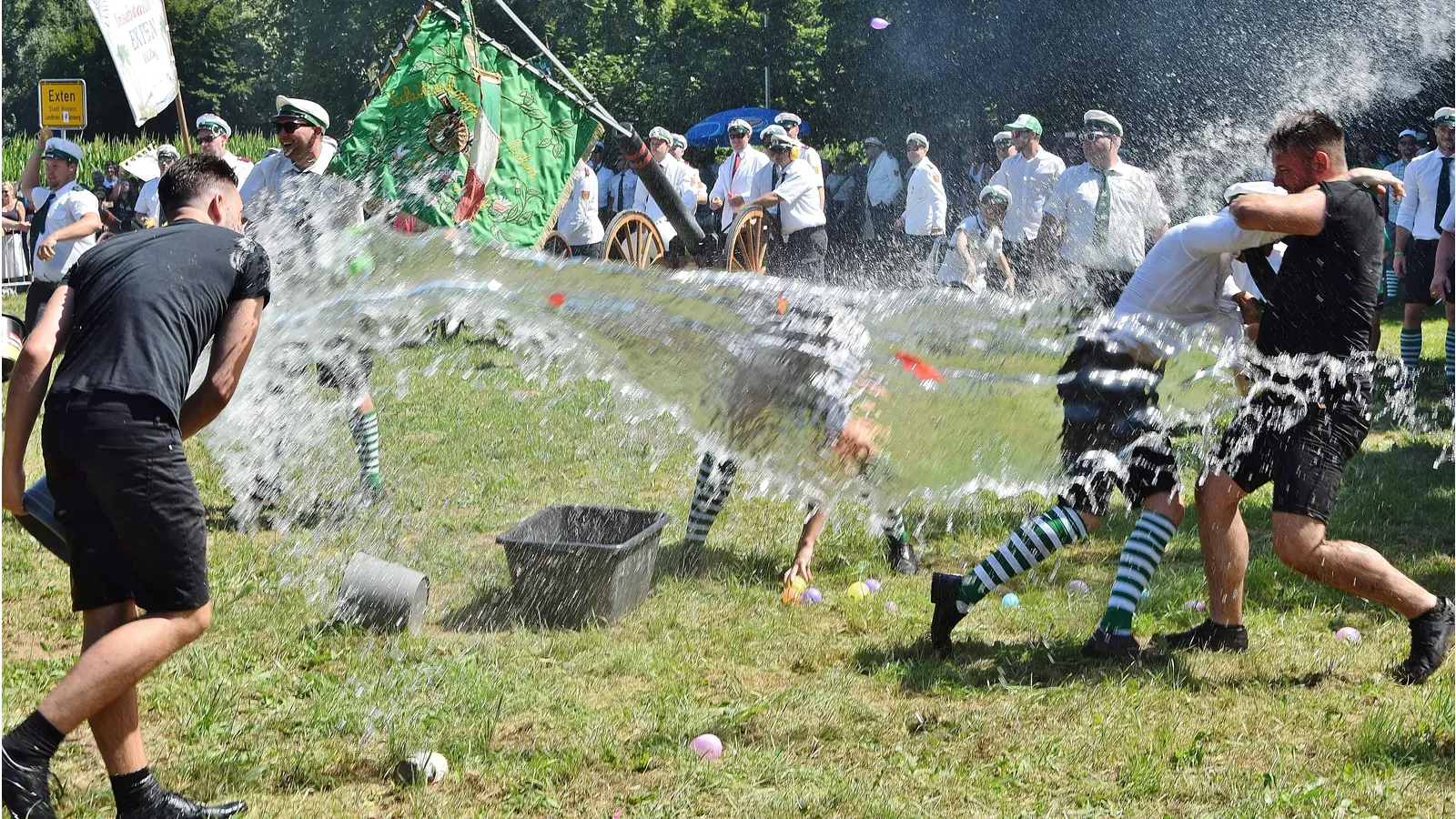 Wasserschlacht im Exterfeld. (Foto: ste)
