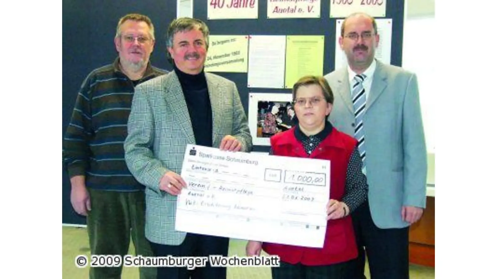 Scheck für Heimatfreunde (Foto: red)